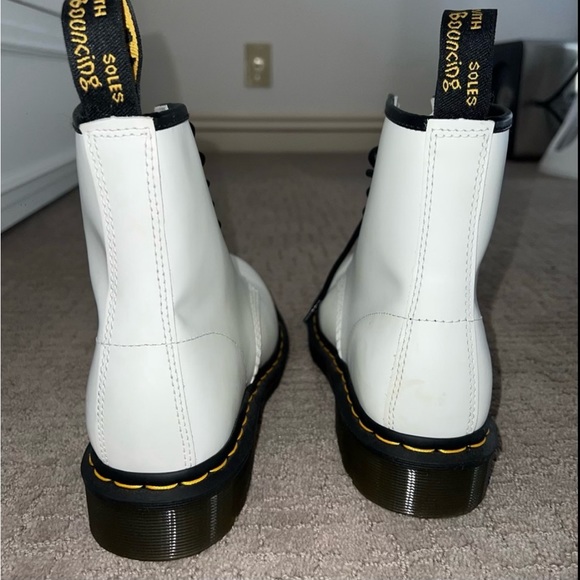 1460 Smooth Leather Lace Up Boots - size W9, M8, practically brand new! - Picture 2 of 8